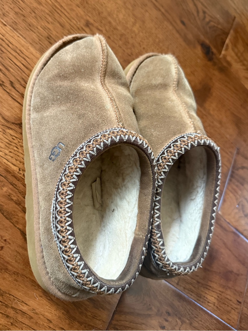 UGG Tasman